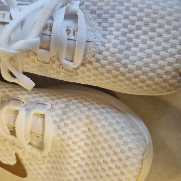 Nike Air Max Bella Tr 2 Sneakers - Picture 12 of 13